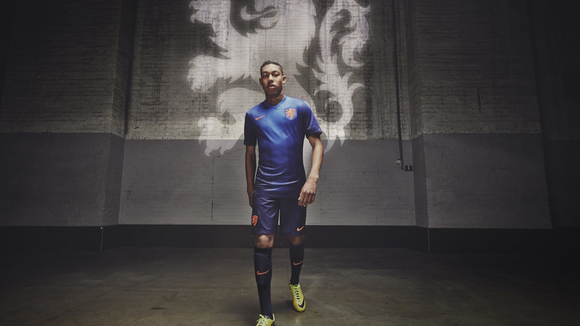 “意甲激烈争夺,年轻新星不断崭露头角”,2021意甲球星