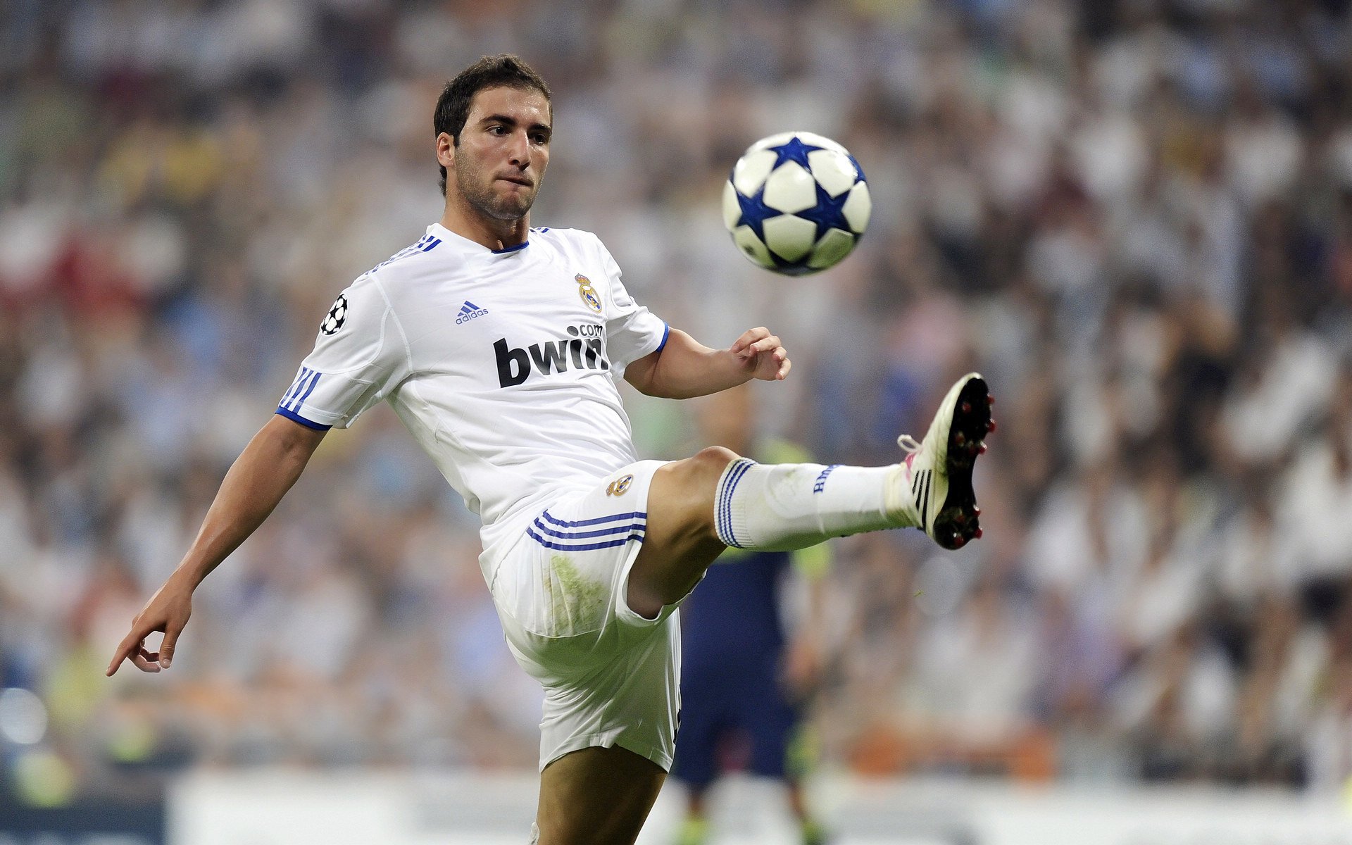 九游登录入口-“西甲门将神扑救险，场面惊险刺激”，足球门将神扑